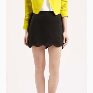 Topshop Scalloped Hem Black Mini Skirt ⭐️NWOT Sz 6